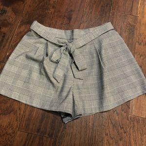 Cute front tie shorts
